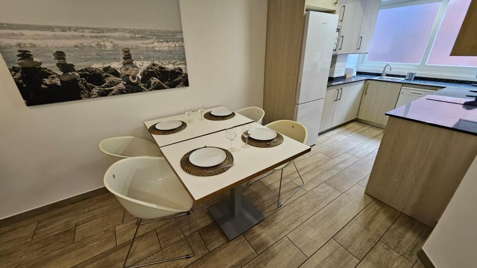 Luminoso Apartamento 6 Personas Pueblo Nuevo Madrid Exterior photo